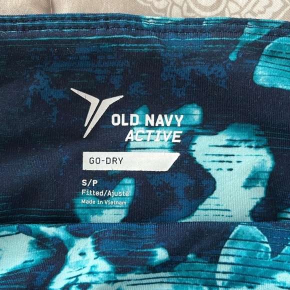 Old Navy Active Blue Floral Splash Print Cropped Workout Leggings Size S NWOT - Picture 3 of 4